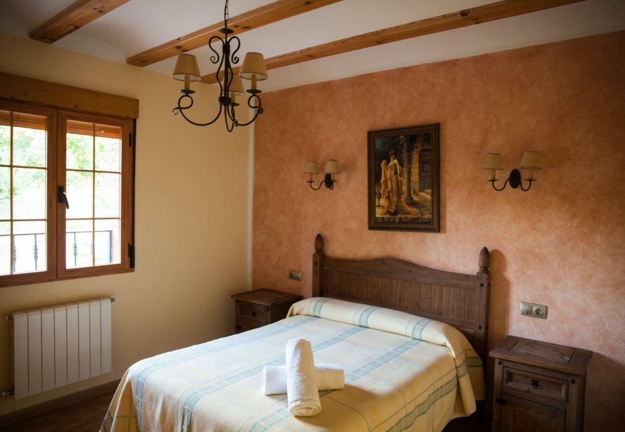 Alojamiento Rural Casa Inocente La Toba  外观 照片